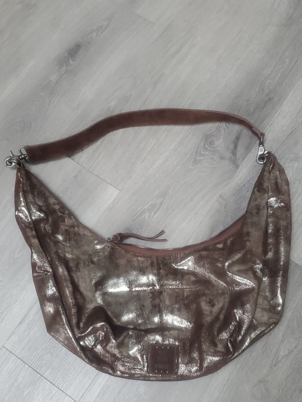 Wee The Free Sparta Sling Bag In Pyrite Brown Metallic - Picture 2 of 12